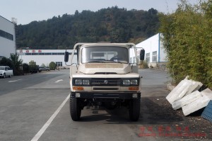 Dongfeng EQ1093 รถขนย้ายพื้นเรียบหัวยาว
