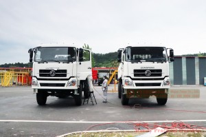 Dongfeng Six Drive 300 Horsepower Off-road Truck