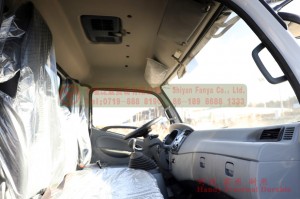 Khung gầm xe tải chở rác Dongfeng 4 * 2 Khung gầm xe taxi một hàng Nhiệm vụ nhẹ