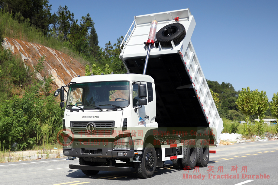 大力士三轴自卸车：性能卓越、运输能力高效的重型卡车