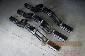 Dongfeng Six Drive EQ2100 Off-road Truck Engine Front Suspension Beam
