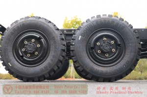 EQ240 four-ton civilian off-road truck chassis–Dongfeng longhead diesel truck chassis–EQ2082 pointed Y25 off-road troop-carrying vehicle chassis