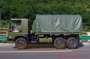 รถบรรทุกออฟโรดหัวแบน Dongfeng - Bobcat ผู้ให้บริการกองทหารดีเซลออฟโรดสองตันครึ่ง - รถบรรทุกขนส่งถนน Dongfeng 6 * 6