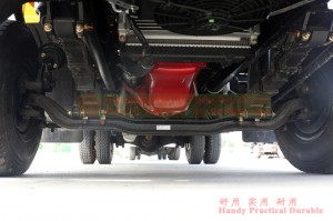 4 * 2 Dongfeng 140hp แชสซีรถบรรทุกขนาดเล็ก - รถบรรทุกดีเซลขนาดเล็ก 10 ตันเพื่อการส่งออก - ปรับแต่งหางเสือซ้าย / ขวาเชิงพาณิชย์รุ่นโรงงานแปลงรถบรรทุกขนาดเล็กขนาดเล็ก