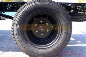 Customized Dongfeng 4*2 light truck tip off-road chassis–116 HP small truck chassis–Dongfeng EQ3092 light micro truck chassis conversion