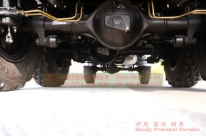 Dongfeng 25Y รถม้าชี้พร้อมเครื่องกว้าน-สีแชมเปญ 170 HP รถบรรทุกหัวยาว-ส่งออก EQ2082 ผู้ให้บริการกองกำลังสองตันครึ่ง