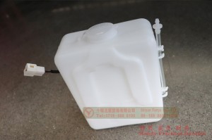 Dongfeng EQ2100 Six Drive Off-road Truck windscreen-washer tank