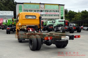 4 * 2 Dongfeng 140hp แชสซีรถบรรทุกขนาดเล็ก - รถบรรทุกดีเซลขนาดเล็ก 10 ตันเพื่อการส่งออก - ปรับแต่งหางเสือซ้าย / ขวาเชิงพาณิชย์รุ่นโรงงานแปลงรถบรรทุกขนาดเล็กขนาดเล็ก
