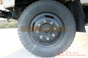 Dongfeng EQ1093 4WD 4*4 ဂန္တဝင်မော်ဒယ်အဖြူရောင် ကိုယ်ထည်