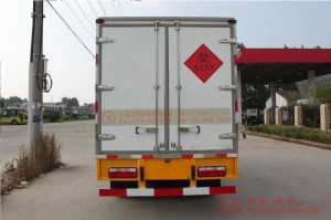 Dongfeng Four Drive Off-road Light Duty Truck ဆေးဘက်ဆိုင်ရာစွန့်ပစ်ယာဉ်