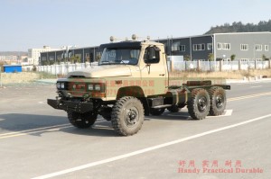 Dongfeng EQ2082 ຫົກລໍ້ off-road Chassis ໃນແສງສະຫວ່າງ Tan