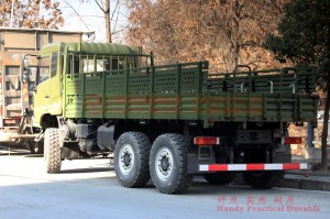 东风DFH2200越野卡车运输手动变速箱六驱