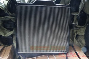 Dongfeng Four Drive EQ2070 Off-road Truck Radiator