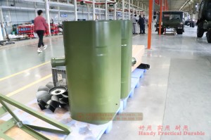 Dongfeng EQ2070 ถังเชื้อเพลิงรถบรรทุกออฟโรด