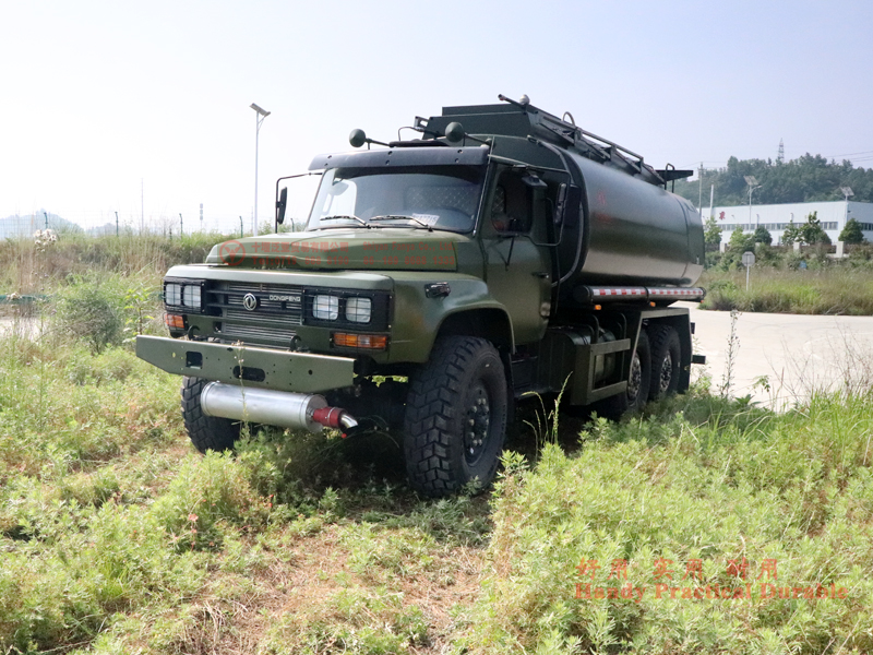 Xe tải tiếp nhiên liệu được sửa đổi bởi Xe tải địa hình Dongfeng EQ2100 Khung gầm đa chức năng