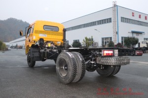 Four wheel drive Dongfeng light-duty truck chassis
