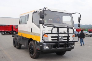 Six wheel drive engineering rescue vehicle chassis