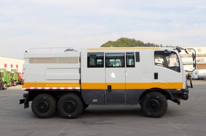 6 × 6 flat head Off-road engineering vehicle and refulling truck