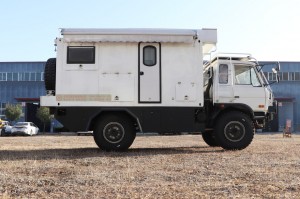Dongfeng EQ2070 Four wheel drive Off-road Vehicle Modified RV