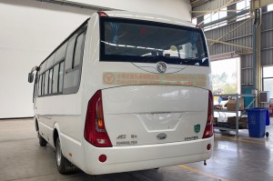 Dongfeng 4 × 2 EQ6668LPD6 รถบัส 25 ที่นั่ง