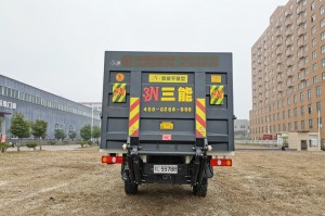 Xe tải địa hình Dongfeng EQ2070 Six Drive có tấm đuôi thủy lực